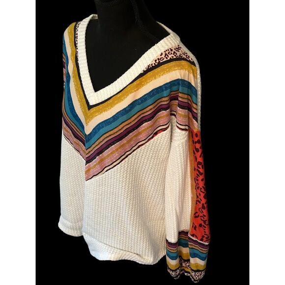 Lovely Melody Womens Size Medium V-Neck‎ Long Sleeve Pullover - Picture 4 of 6